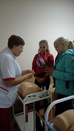 Латынцева М.С. Демонстрация вскрытия ампулы с лекарственным препаратом